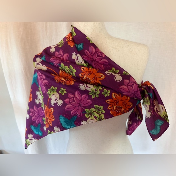 Disney Scarf!! Hawaiian Floral Design With Mickey Icons - Picture 4 of 8